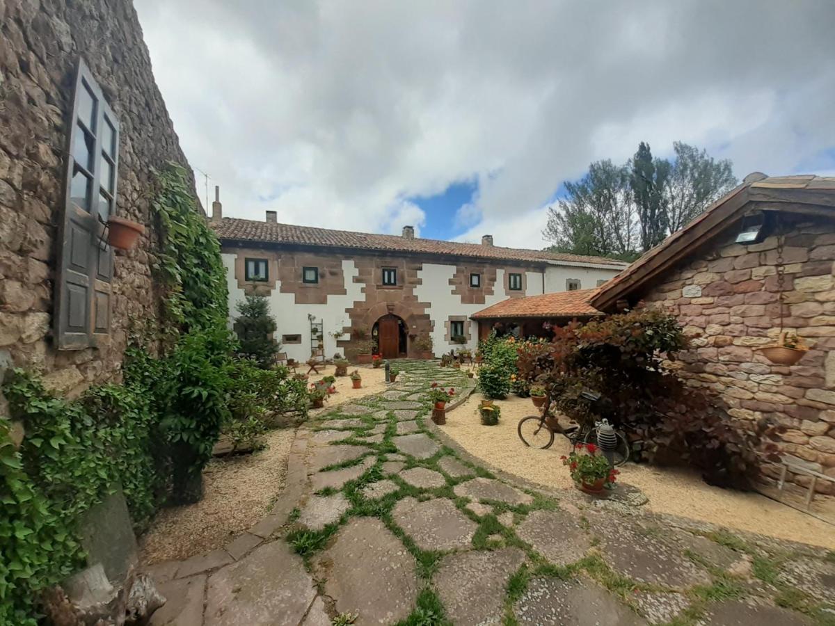 Hotel La Casona De Barrio, Alto Campoo Barrio  Екстериор снимка